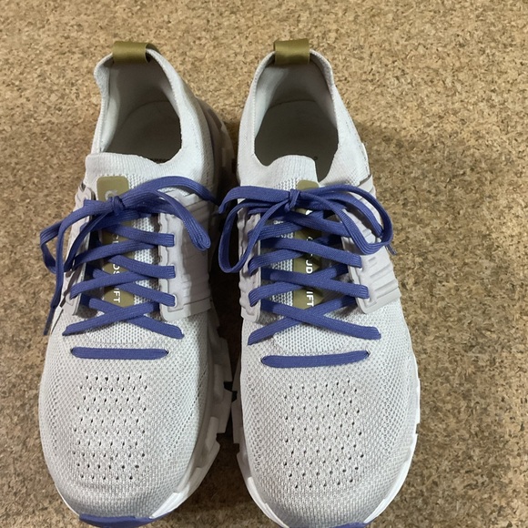 On Cloud Shoes - On Cloud Cloudswift. Women’s size 8 Excellent condition.